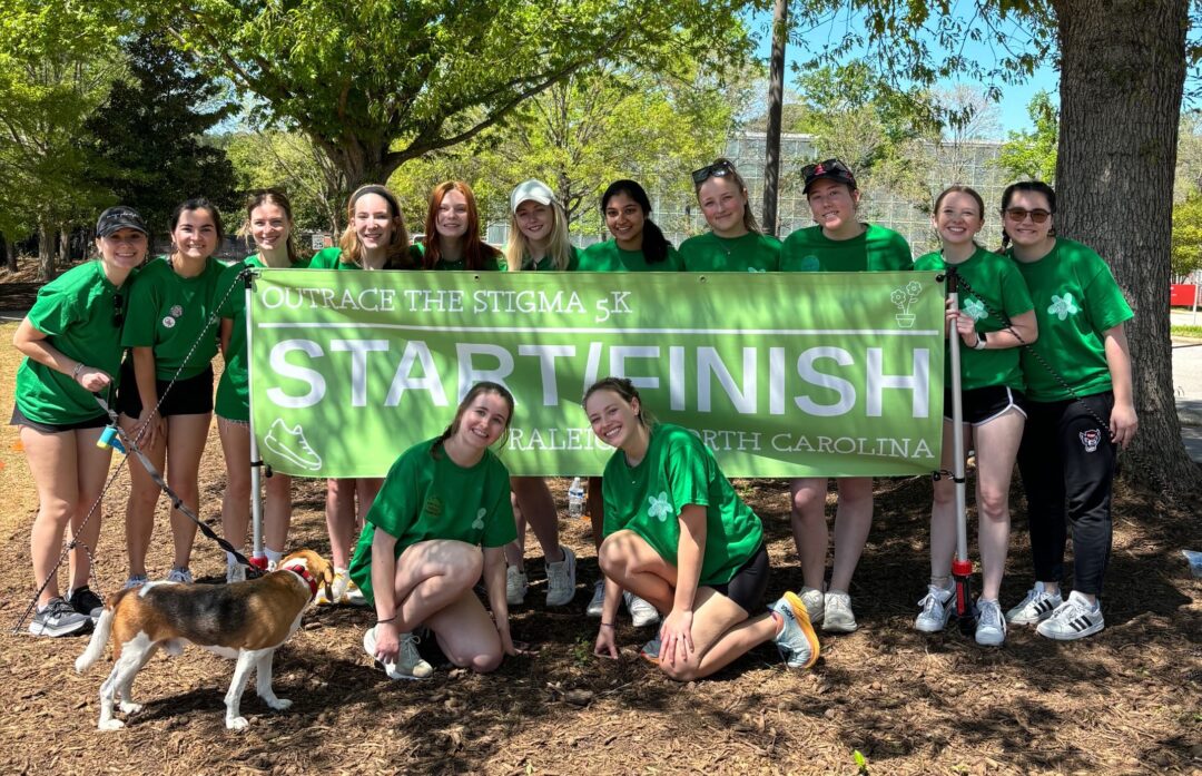 group photo at Outrace the Stigma 5K